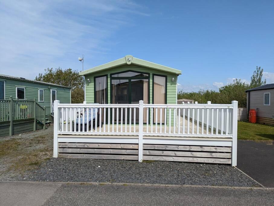 6 Berth Holiday Home On Ocean Edge Near Morecambe Heysham Exterior foto